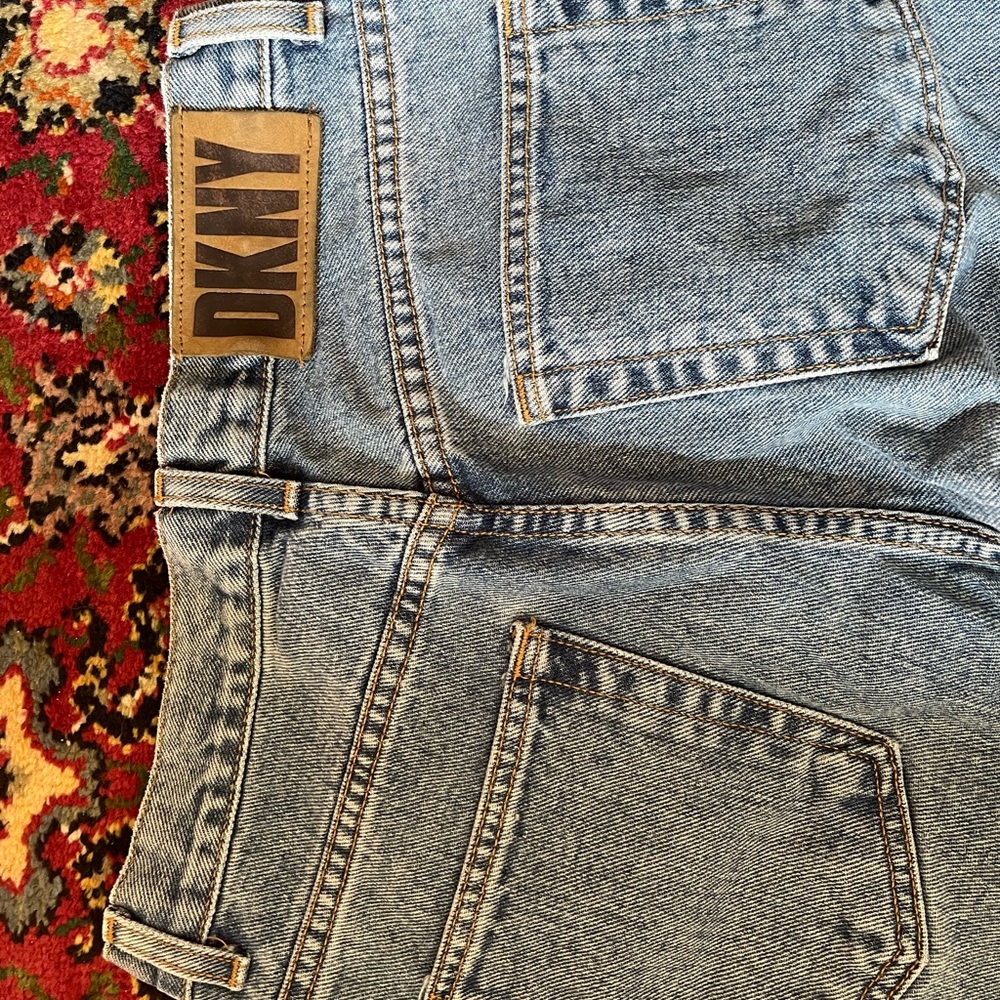 Vintage DKNY Boyfriend Jeans - Picture 4 of 4